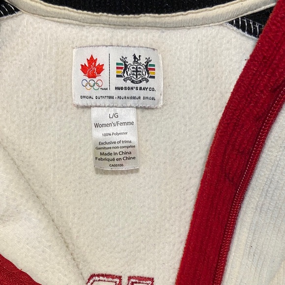 Hudson’s Bay Olympic Women's Cream and Black Half-Zip Sweater - Picture 6 of 7
